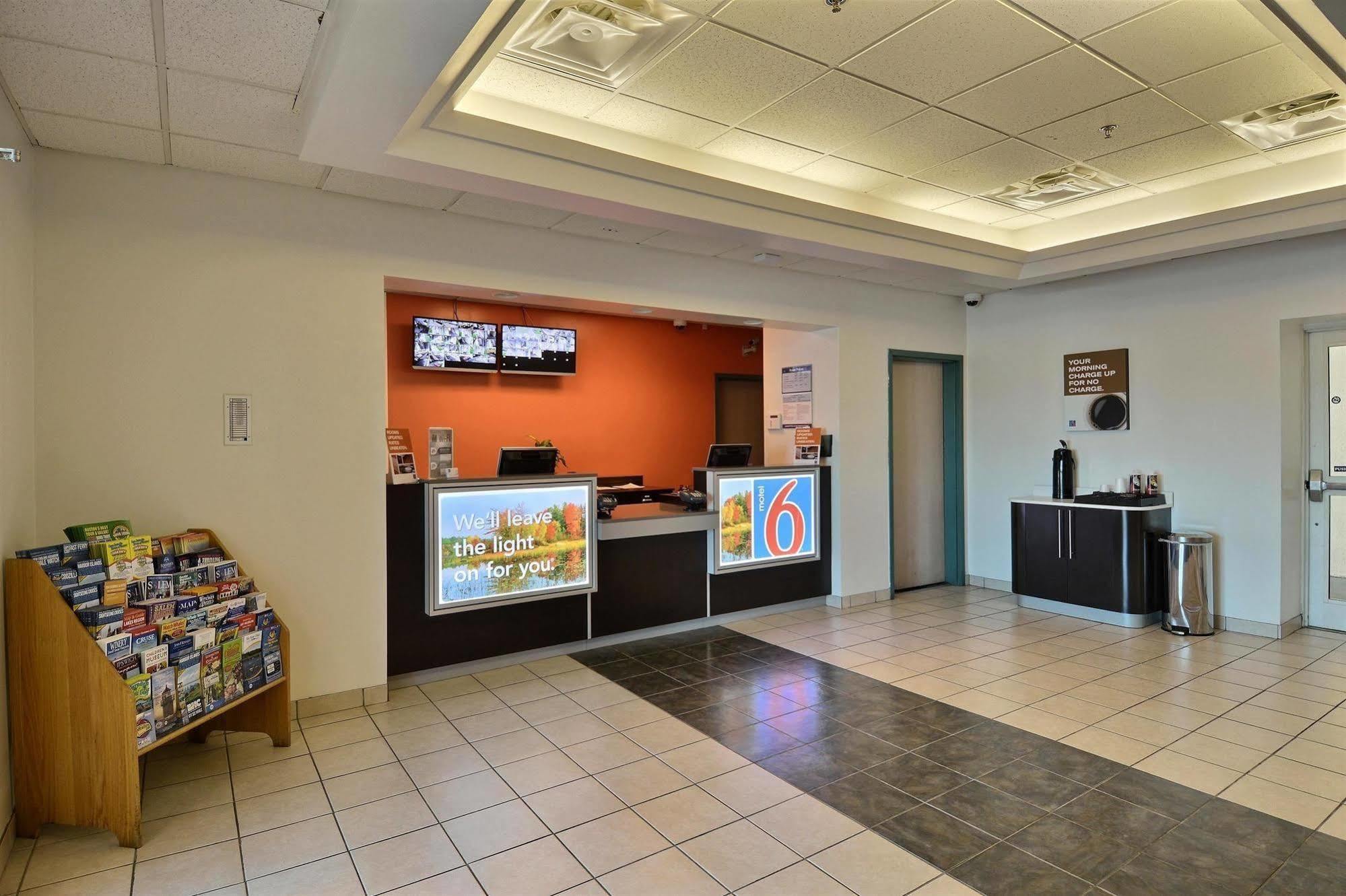 Motel 6-Tewksbury, Ma - Boston Eksteriør billede